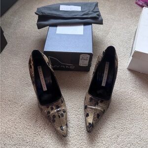 Nordstrom Cream and Black Heels Sleek Sophisticated Design